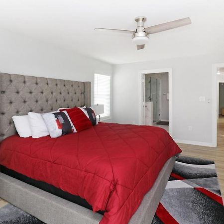 Peerless Retreat - Minutes From Downtown Houston Villa Bagian luar foto