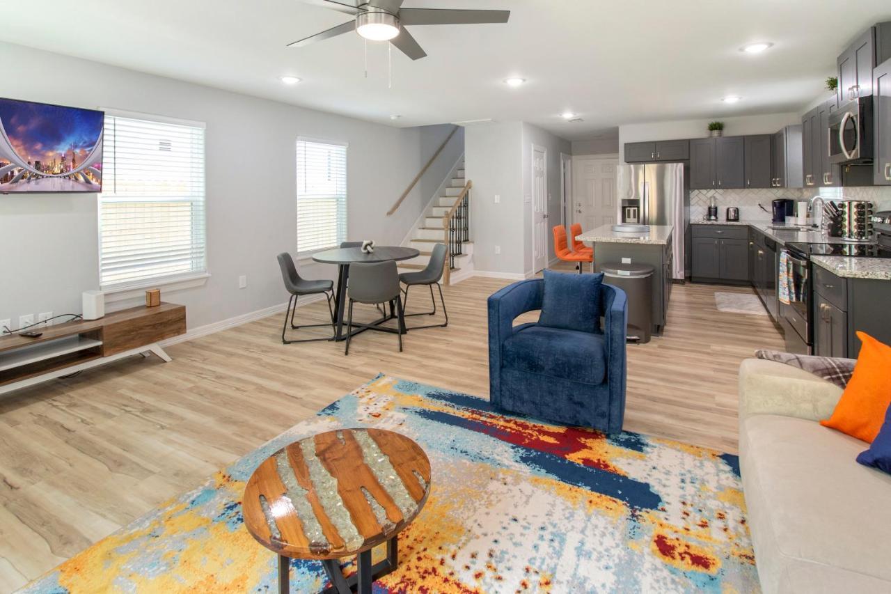 Peerless Retreat - Minutes From Downtown Houston Villa Bagian luar foto