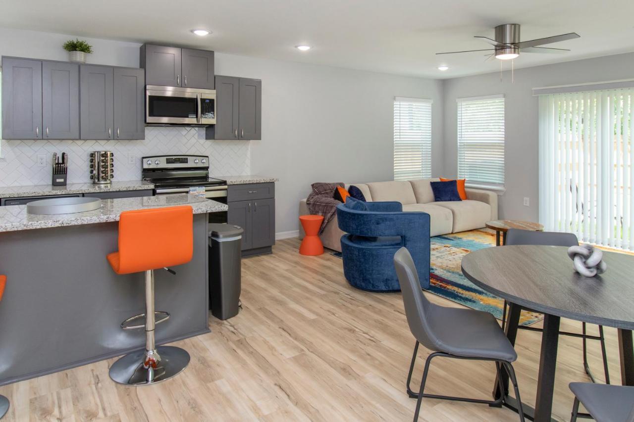 Peerless Retreat - Minutes From Downtown Houston Villa Bagian luar foto