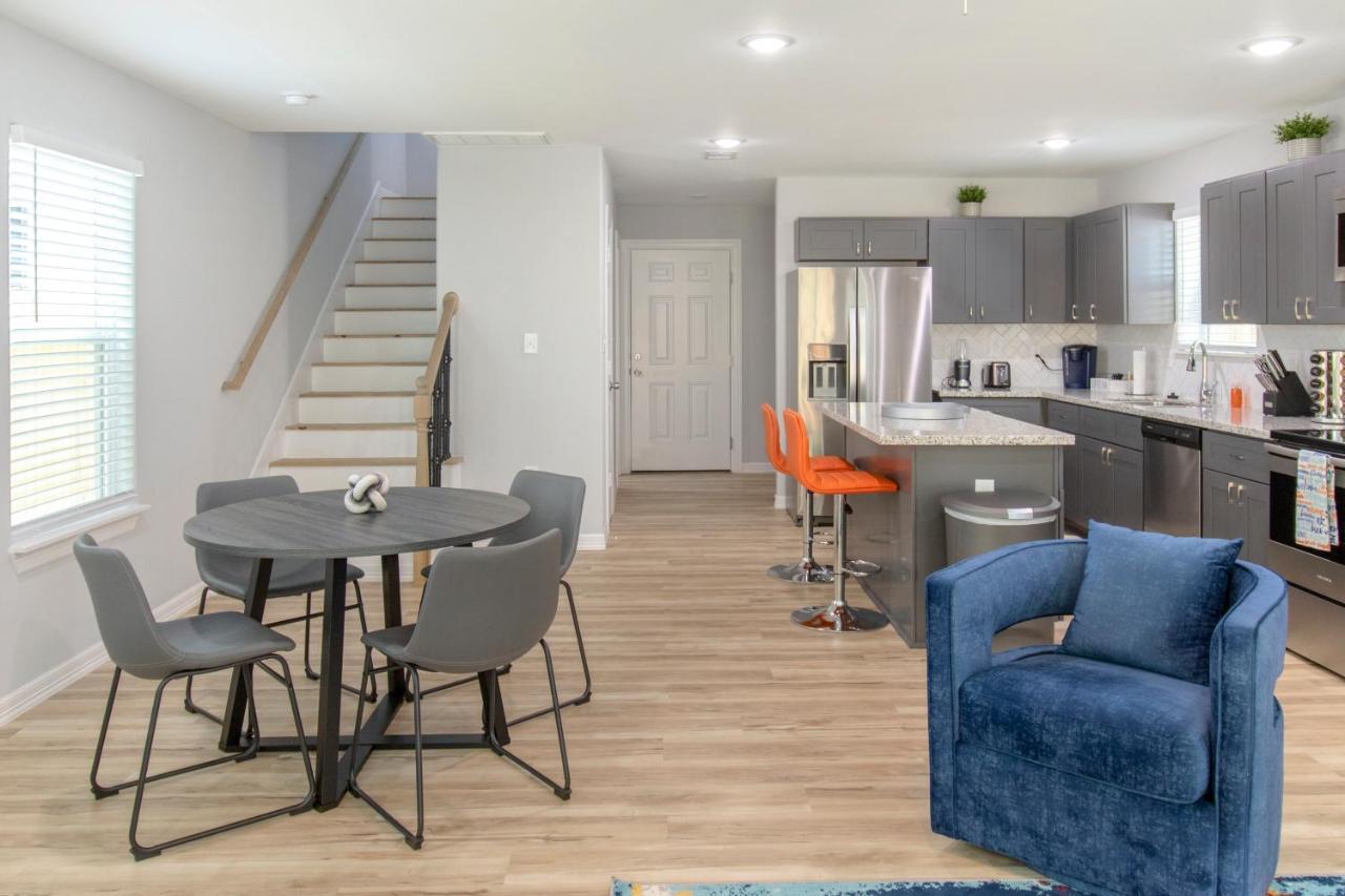 Peerless Retreat - Minutes From Downtown Houston Villa Bagian luar foto