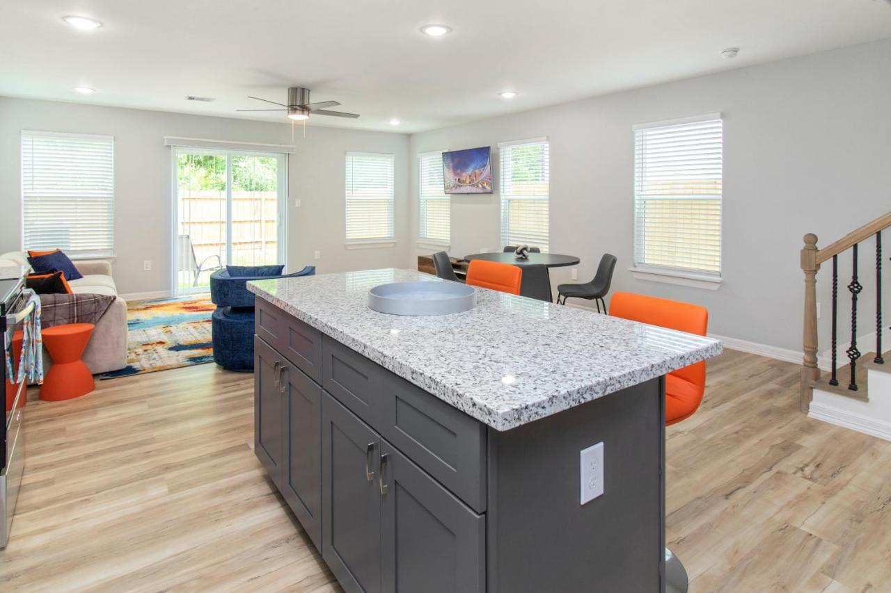 Peerless Retreat - Minutes From Downtown Houston Villa Bagian luar foto