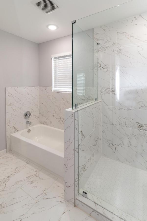 Peerless Retreat - Minutes From Downtown Houston Villa Bagian luar foto