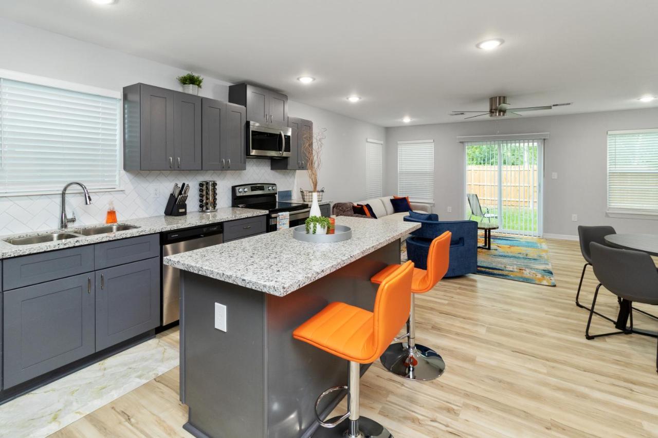 Peerless Retreat - Minutes From Downtown Houston Villa Bagian luar foto