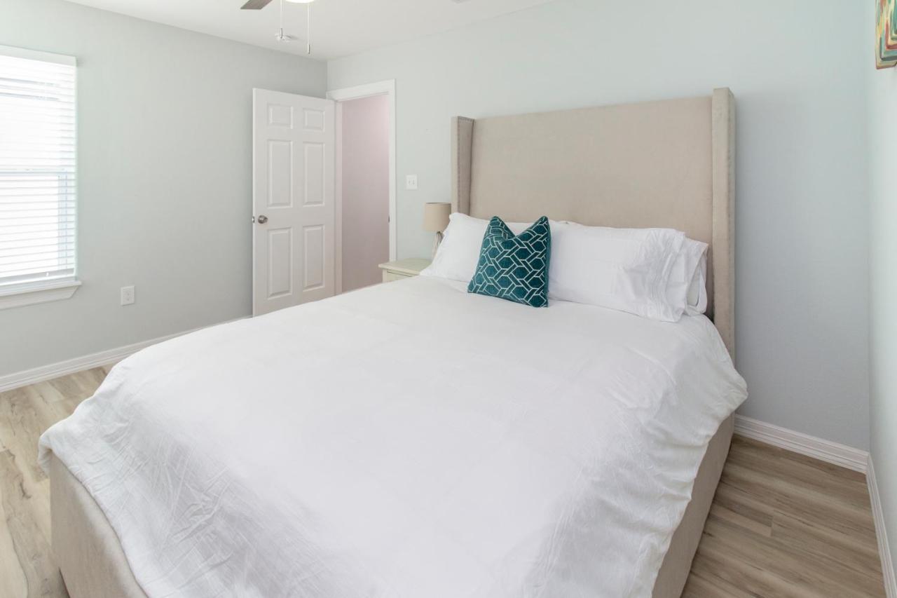 Peerless Retreat - Minutes From Downtown Houston Villa Bagian luar foto