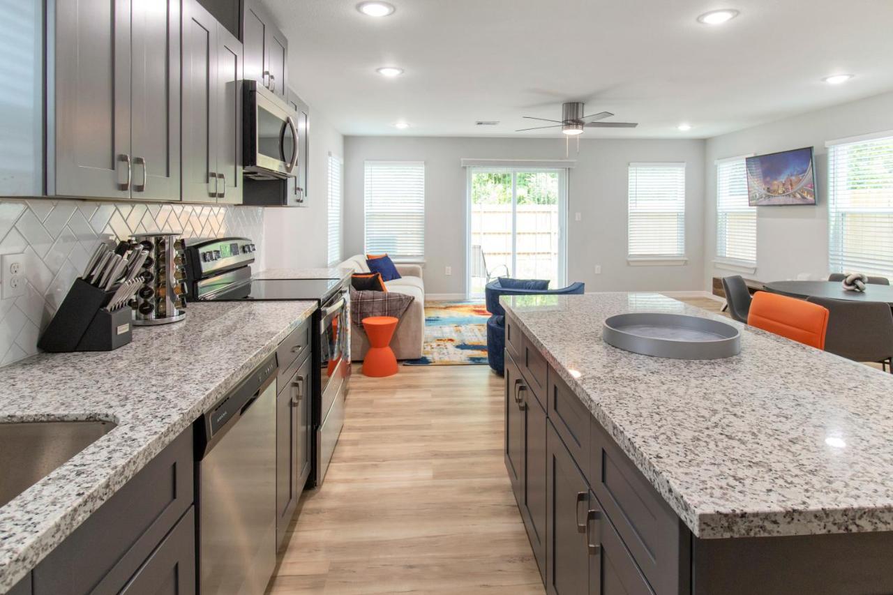 Peerless Retreat - Minutes From Downtown Houston Villa Bagian luar foto