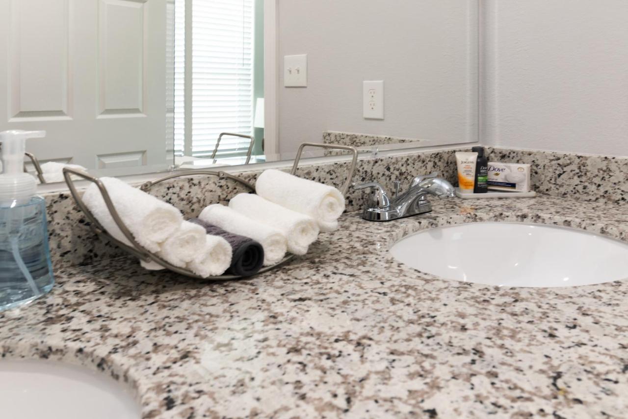 Peerless Retreat - Minutes From Downtown Houston Villa Bagian luar foto
