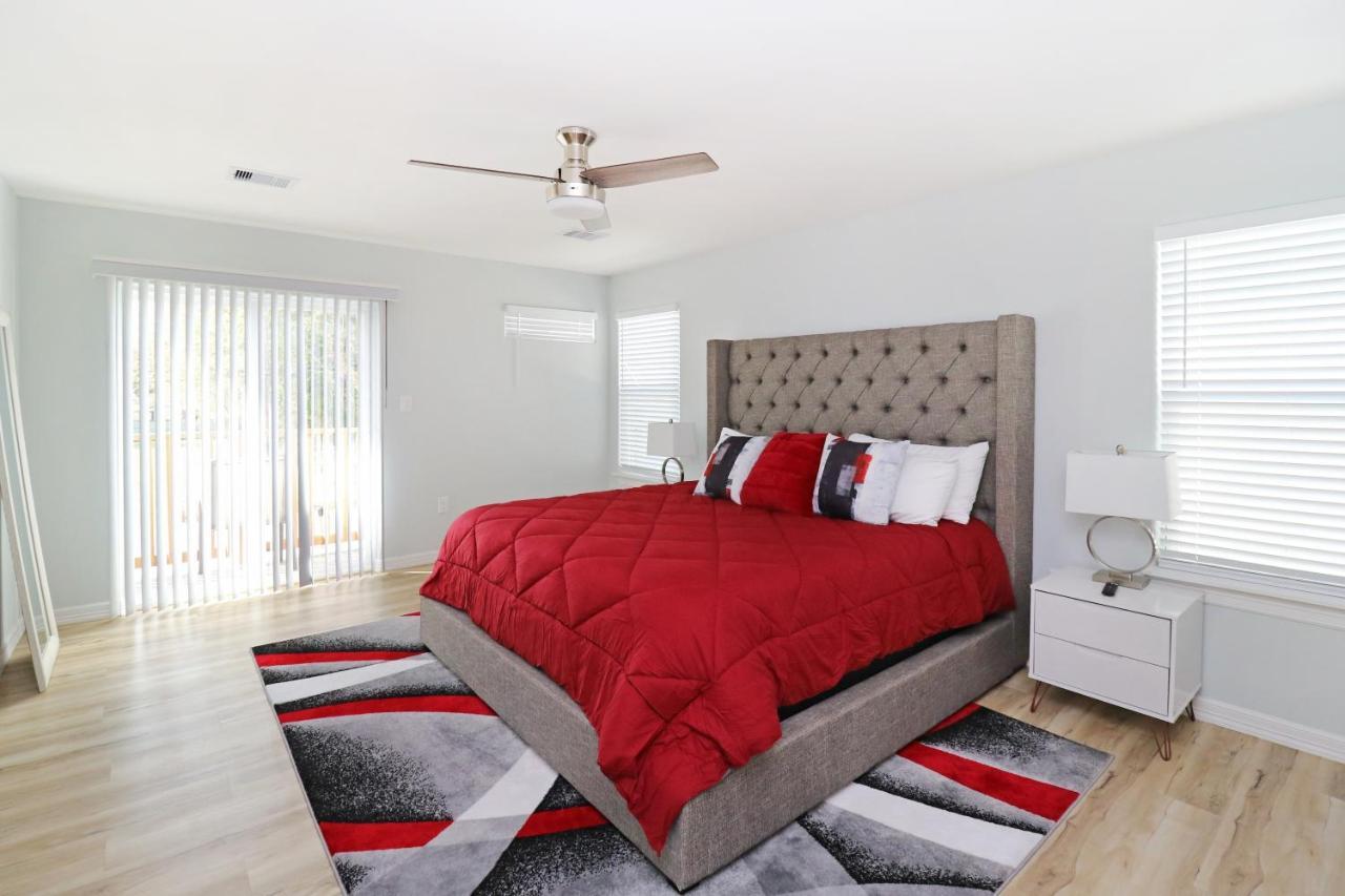 Peerless Retreat - Minutes From Downtown Houston Villa Bagian luar foto